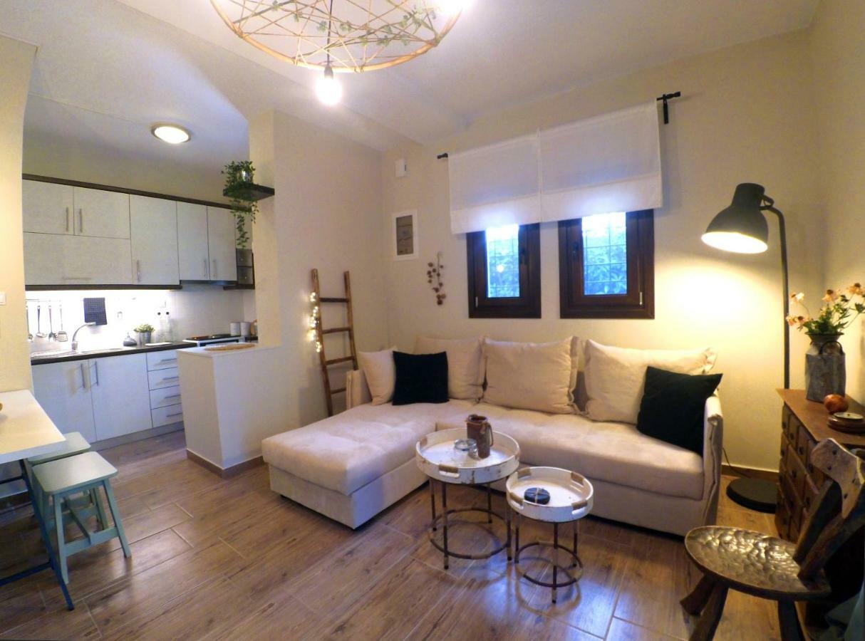 To Spiti - Pelion House * Kala Nera